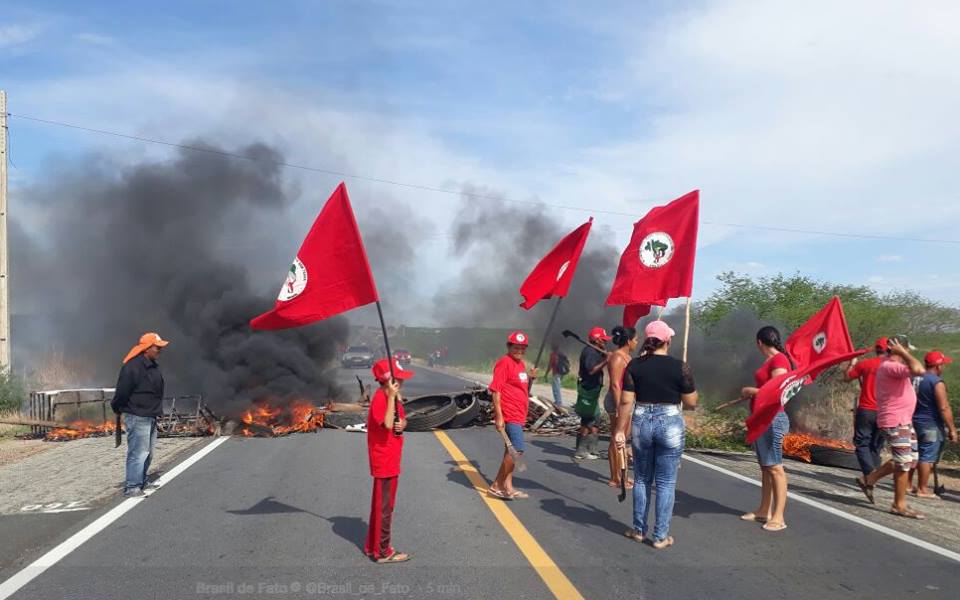 All over the country the landless movement (MST) blocked roads in support of Lula.