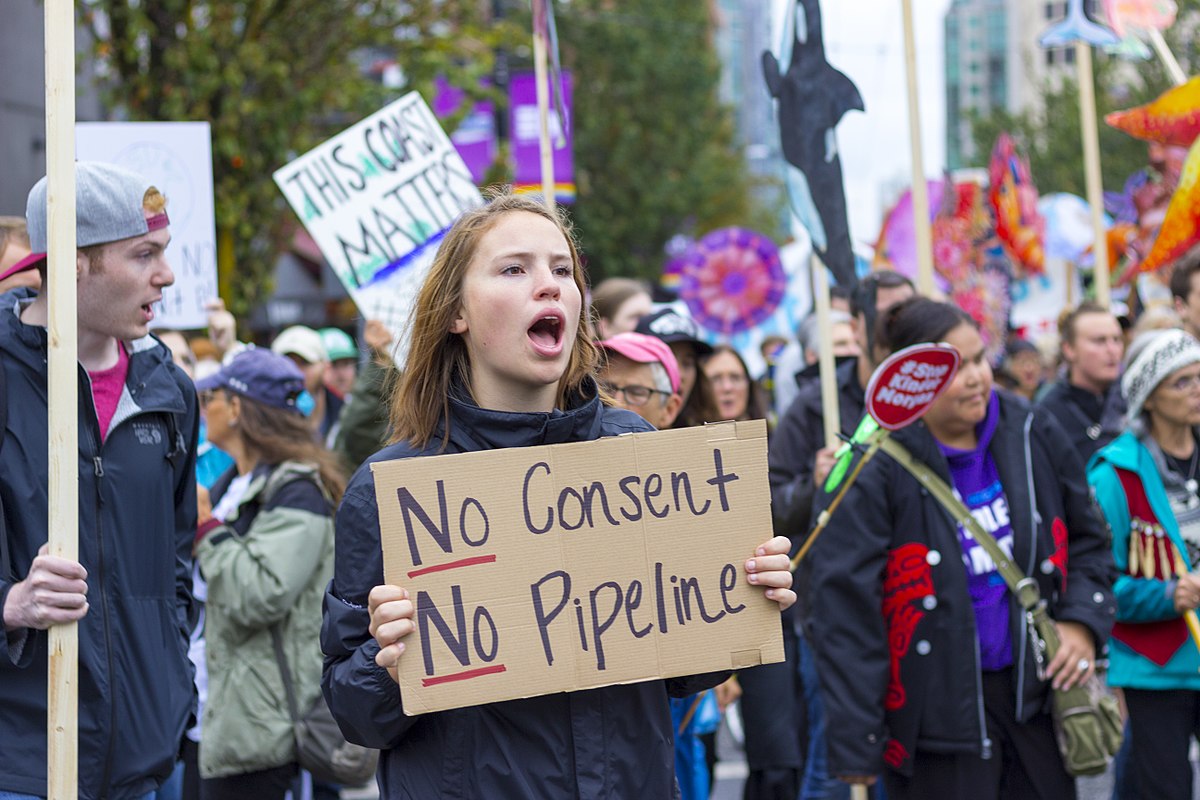 Sept. 9, 2017 protest against Kinder Morgan Pipeline, Vancouver, B.C. By William Chen - Own work, CC BY-SA 4.0, https://commons.wikimedia.org/w/index.php?curid=62555725