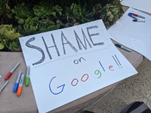 Vergüenza en Google! Foto de Liberation