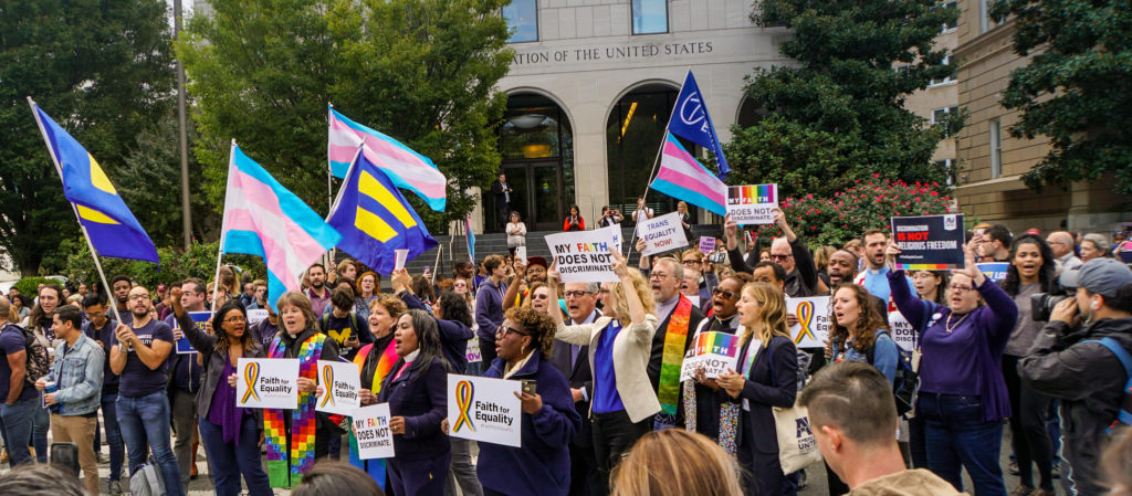 Manifestación en la Corte Suprema por la igualdad LGBTQ
