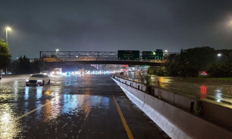 Long Island Expressway in New York City shut down due to flooding from Hurricane Ida. Photo: Wikimedia Commons.