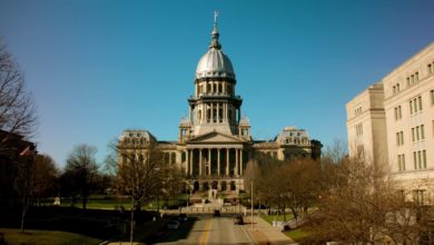 Illinois State Capitol (CC BY 2.0 DEED). Photo credit: Daniel X. O'Neil